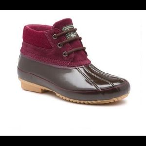 Women’s size 7 duck boots